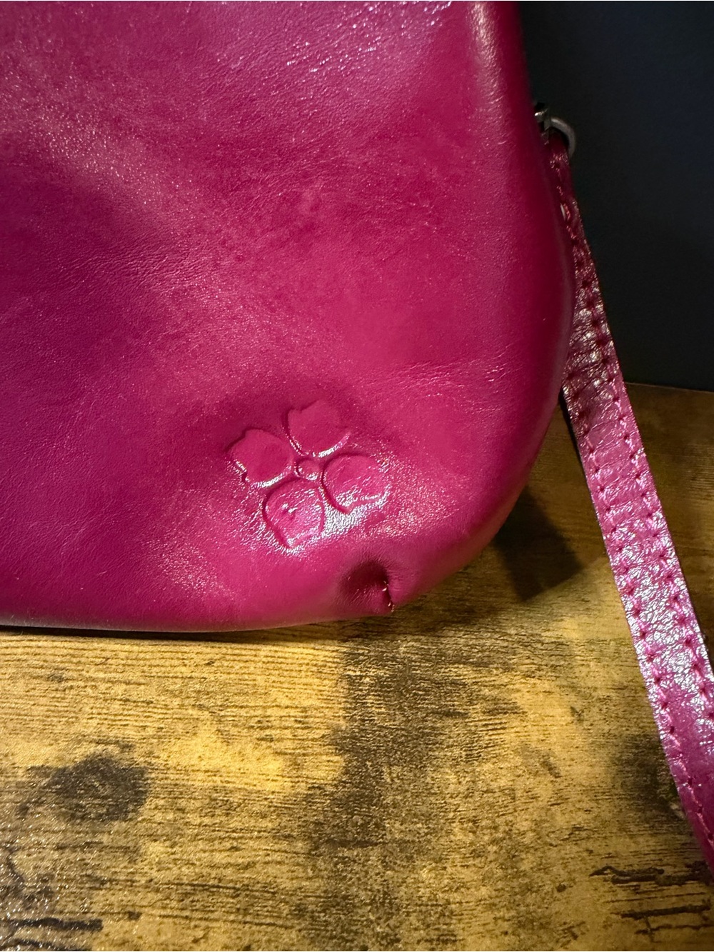 Patricia Nash Classic Embossed Leather Kiss Lock Wristlet Clutch. NO CALL OUTS - Picture 16 of 16